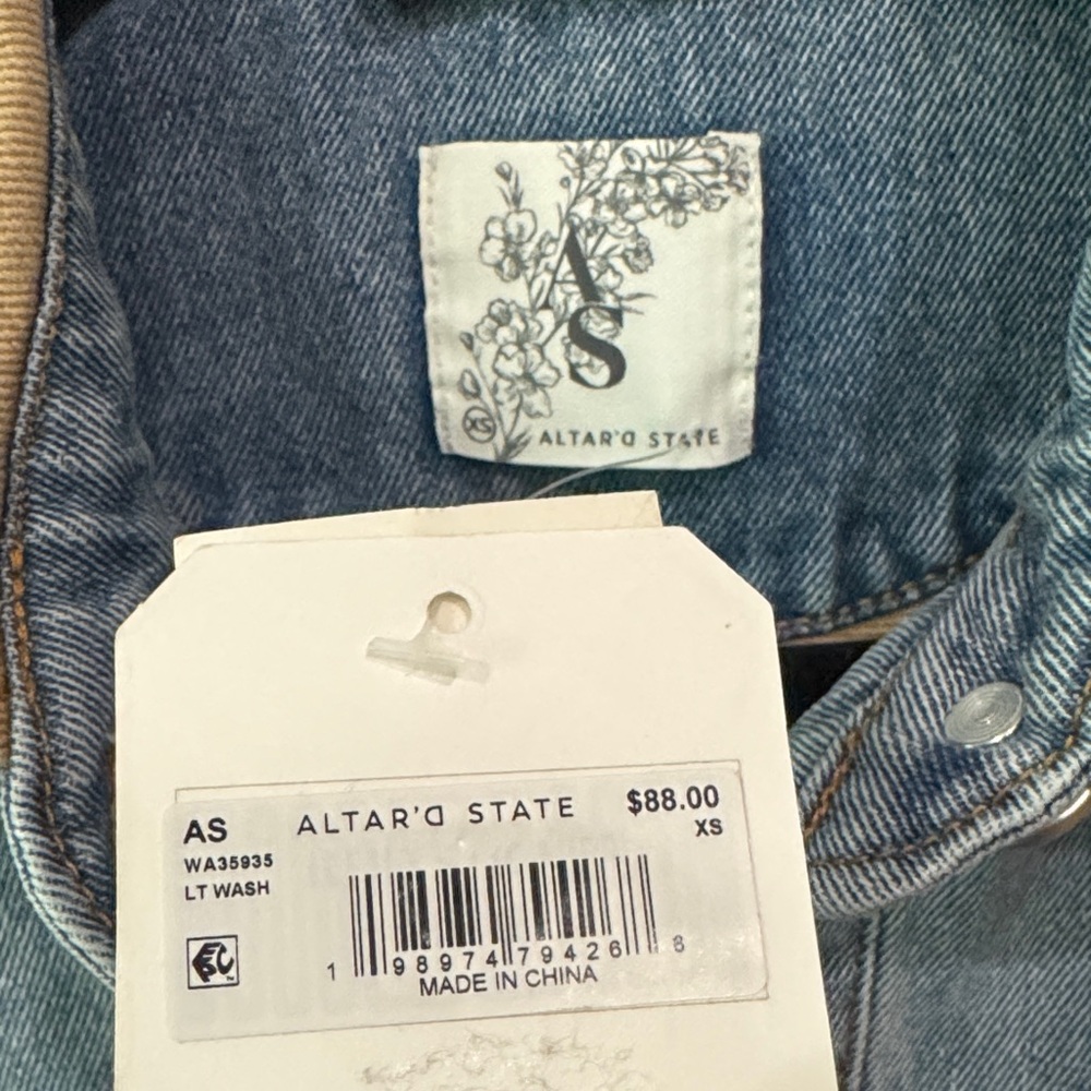 Altar’d State Jean Jacket, size XS, NWT! - Picture 4 of 4